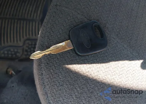 2000 Ford Mustang z USA, uszkodzony, nr VIN 1FAFP4047YF132848